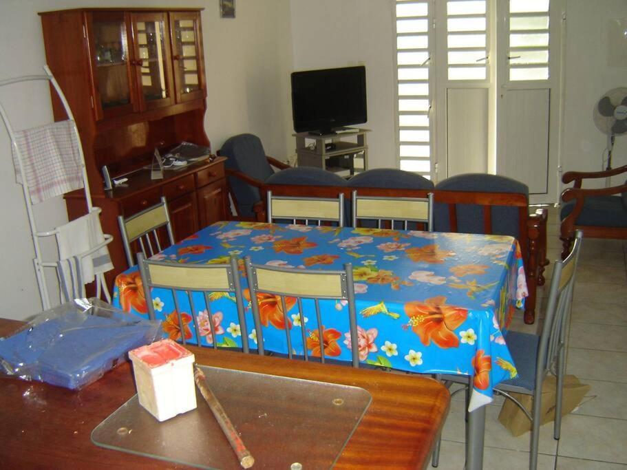 Charmant Appartement Verdoyant Le Morne-Vert エクステリア 写真