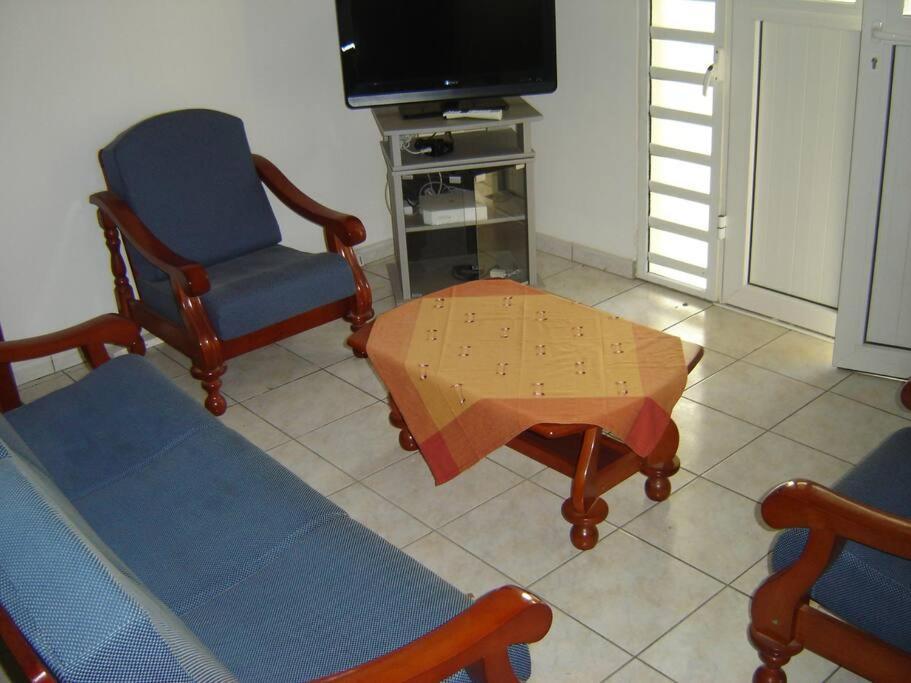 Charmant Appartement Verdoyant Le Morne-Vert エクステリア 写真